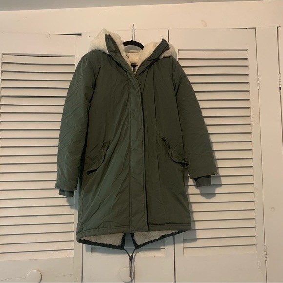 Aritzia Wilfred XS Green Mont Blanc Parka with White Fluff Trim Goose Down